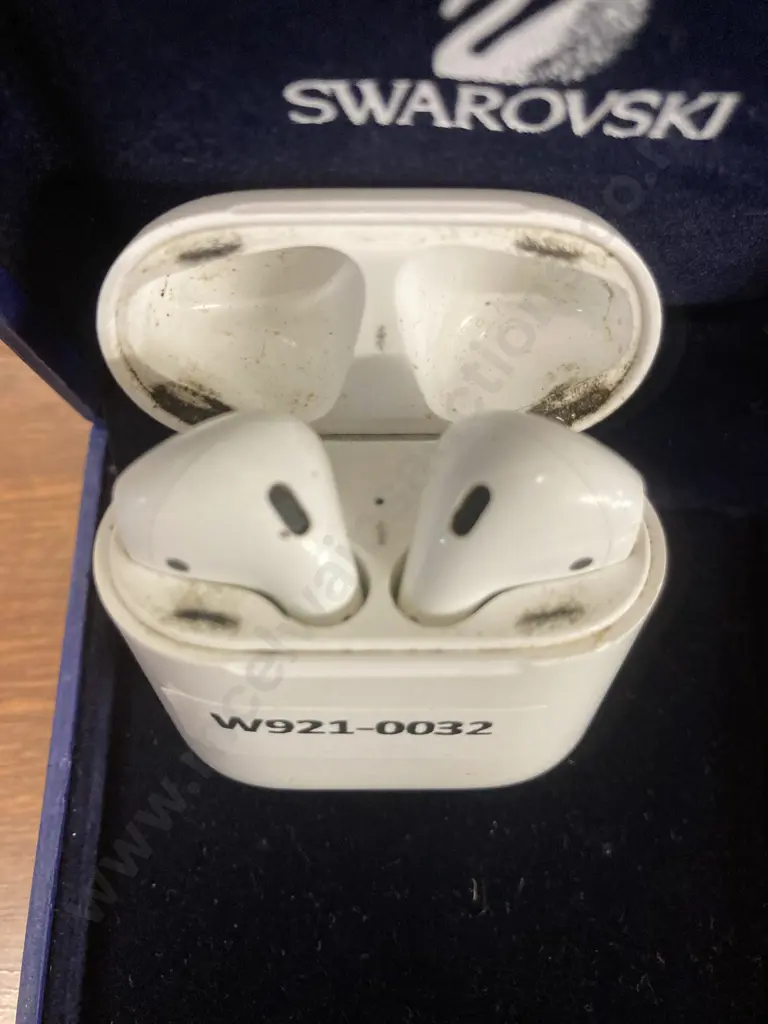 Apple AirPods With Charging Case (Model A1602) Image 1++